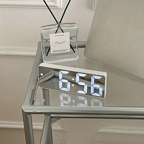 Tükrös led ébresztő óra fehér